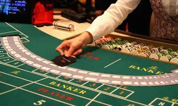 Layar permainan slot online yang penuh warna dan interaktif di 7mmbet